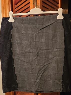 Calvin Klein Gray Plaid Pencil Skirt with Black Lace Trim